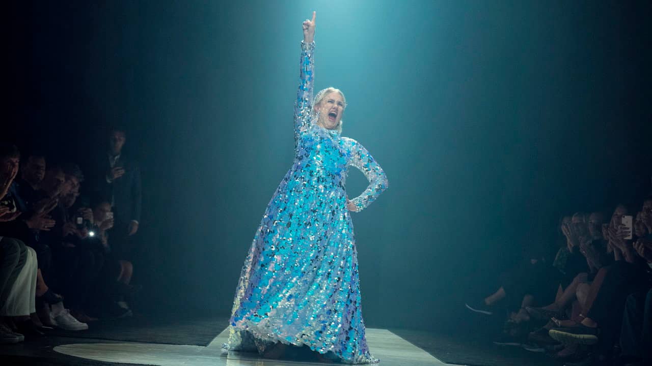 Catwalk - Från Glada Hudik till New York backdrop