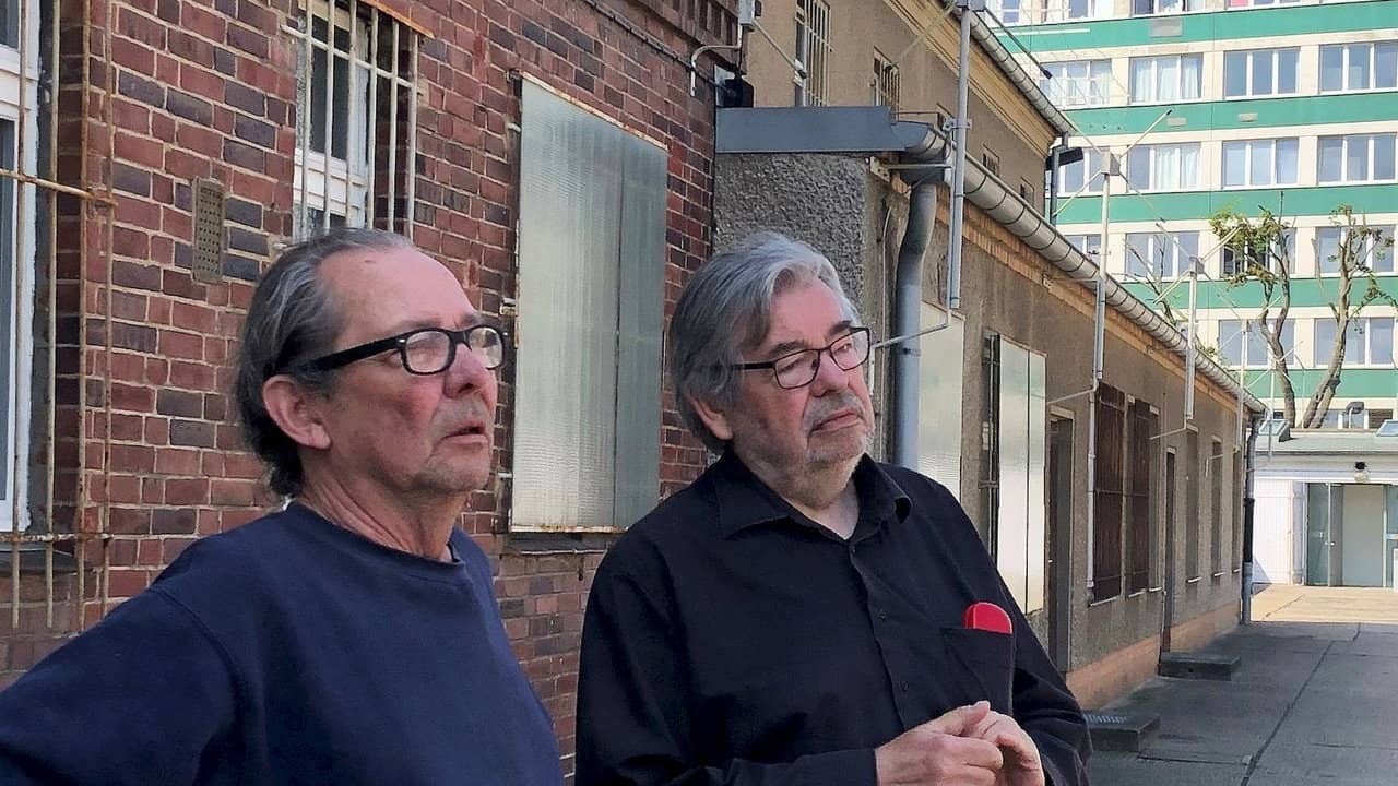 Broeders in Berlijn backdrop