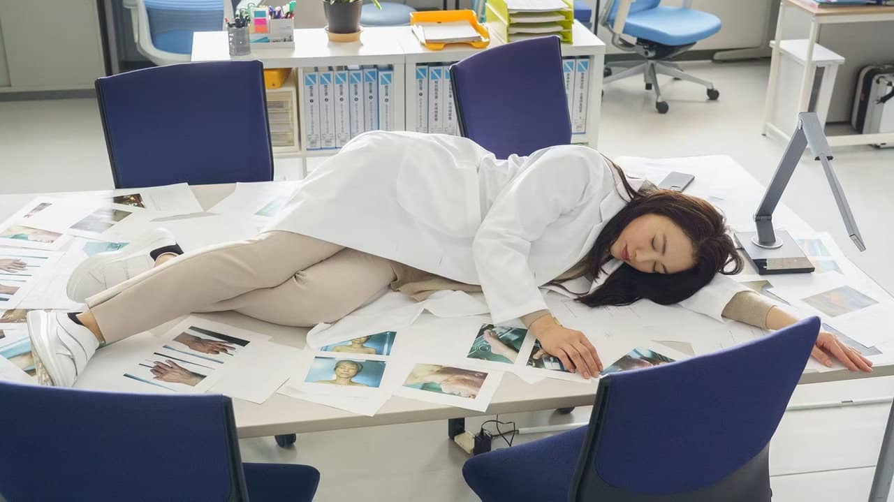 女王の法医学~屍活師~ backdrop