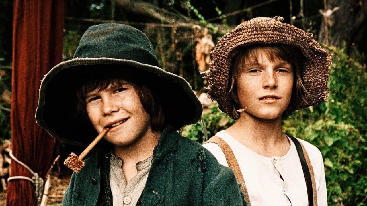 Tom Sawyer & Huckleberry Finn backdrop