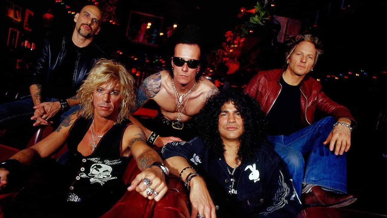 Velvet Revolver: Let It Roll - Live In Germany backdrop