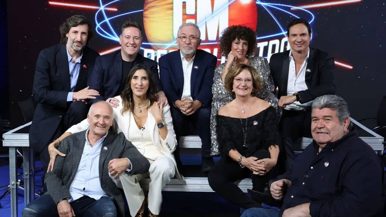 Crónicas Marcianas: El Reencuentro backdrop