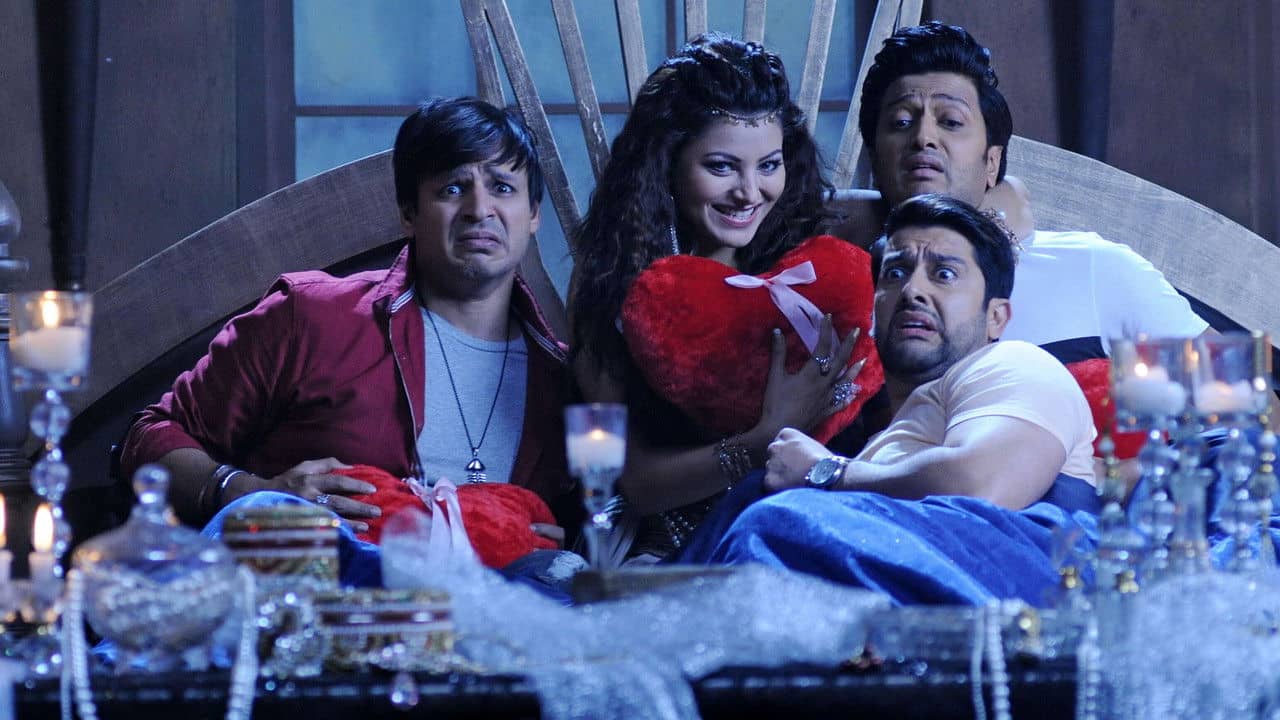 Great Grand Masti backdrop