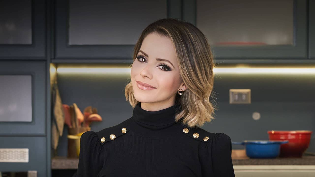 Sandy + Chef backdrop