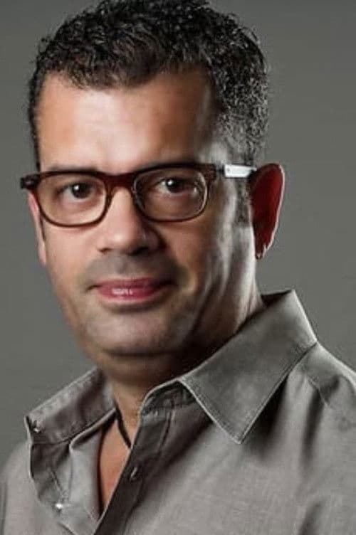 Roger Zayas-Bazán
