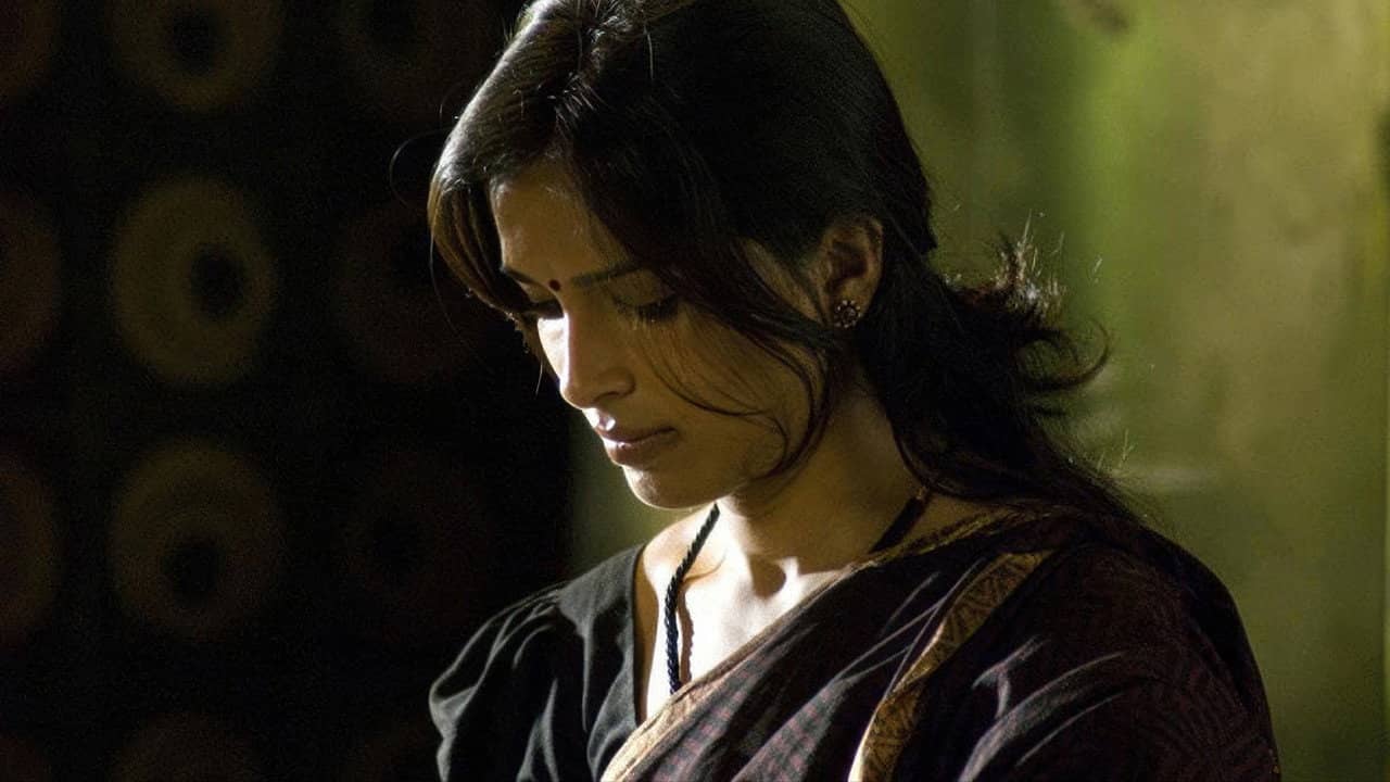 Aaranya Kaandam backdrop