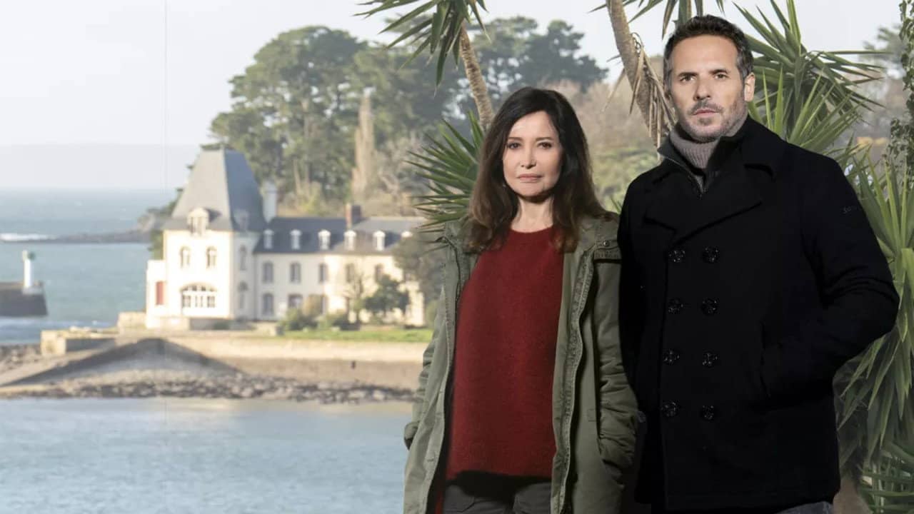 Les secrets du Finistère - La disparue de Douarnenez backdrop