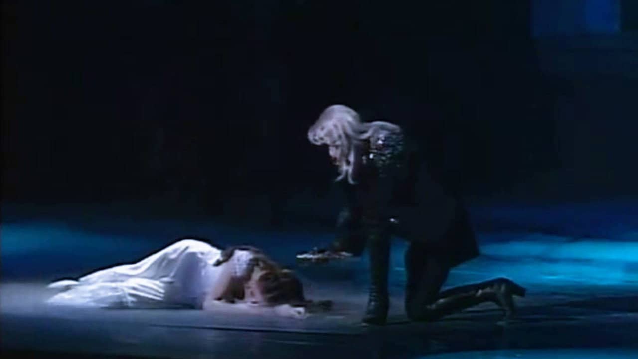 Elisabeth backdrop