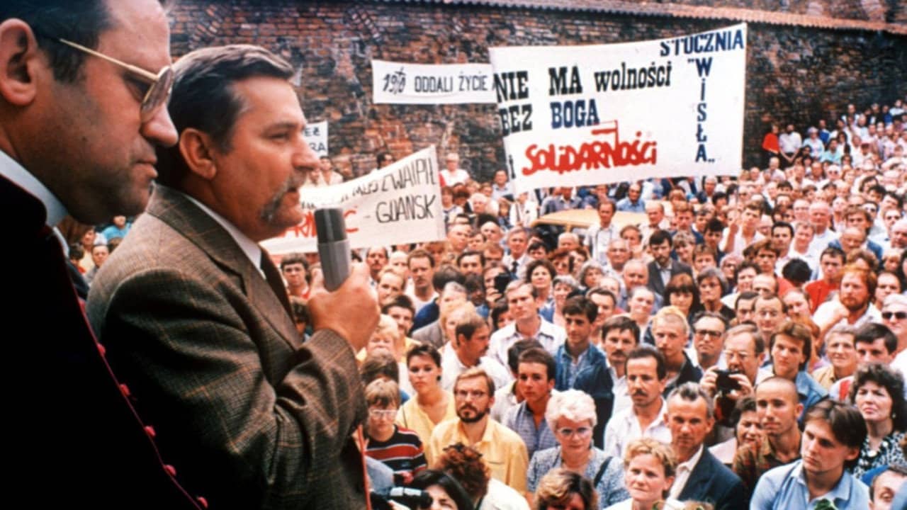 Solidarnosc, la première brèche backdrop