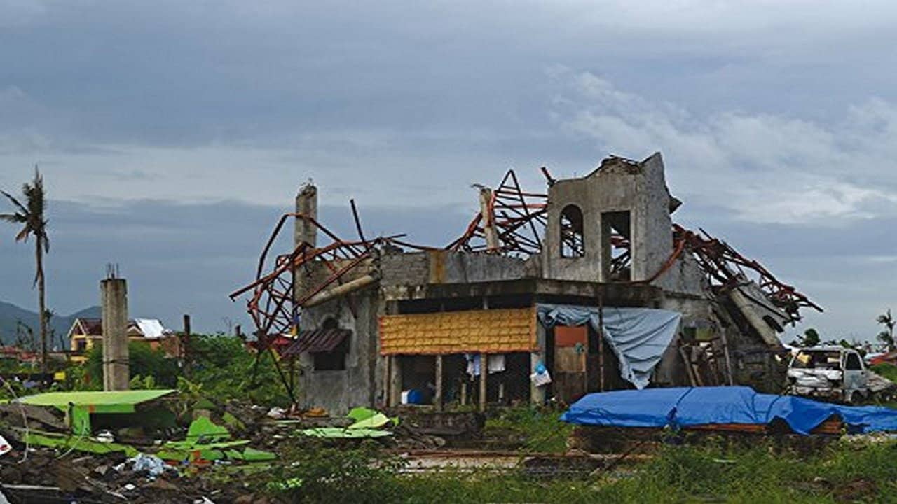 Ouragan backdrop
