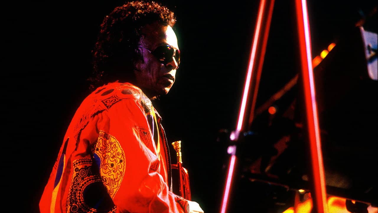 Miles In Paris backdrop