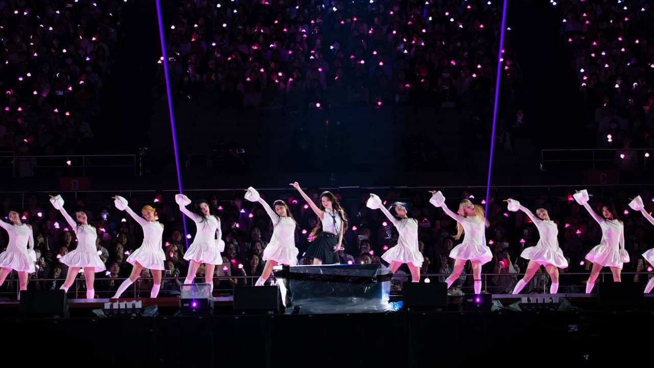 2024 IU HEREH WORLD TOUR CONCERT ENCORE:THE WINNING backdrop
