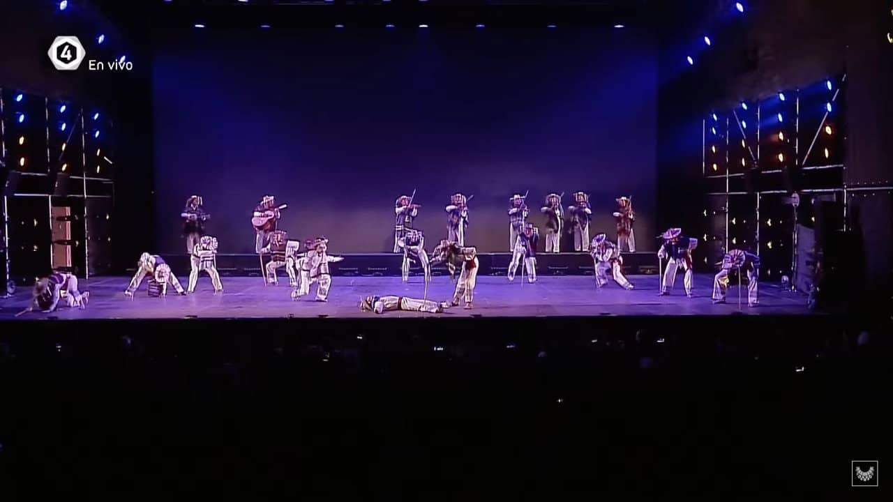 Ballet Folklórico de México de Amalia Hernández en el #50FIC backdrop