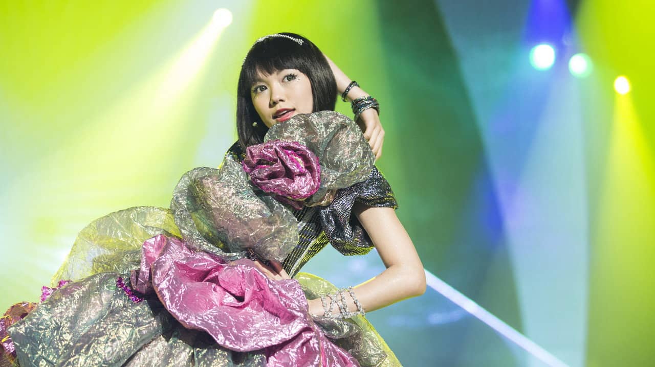 Hibi Rock backdrop