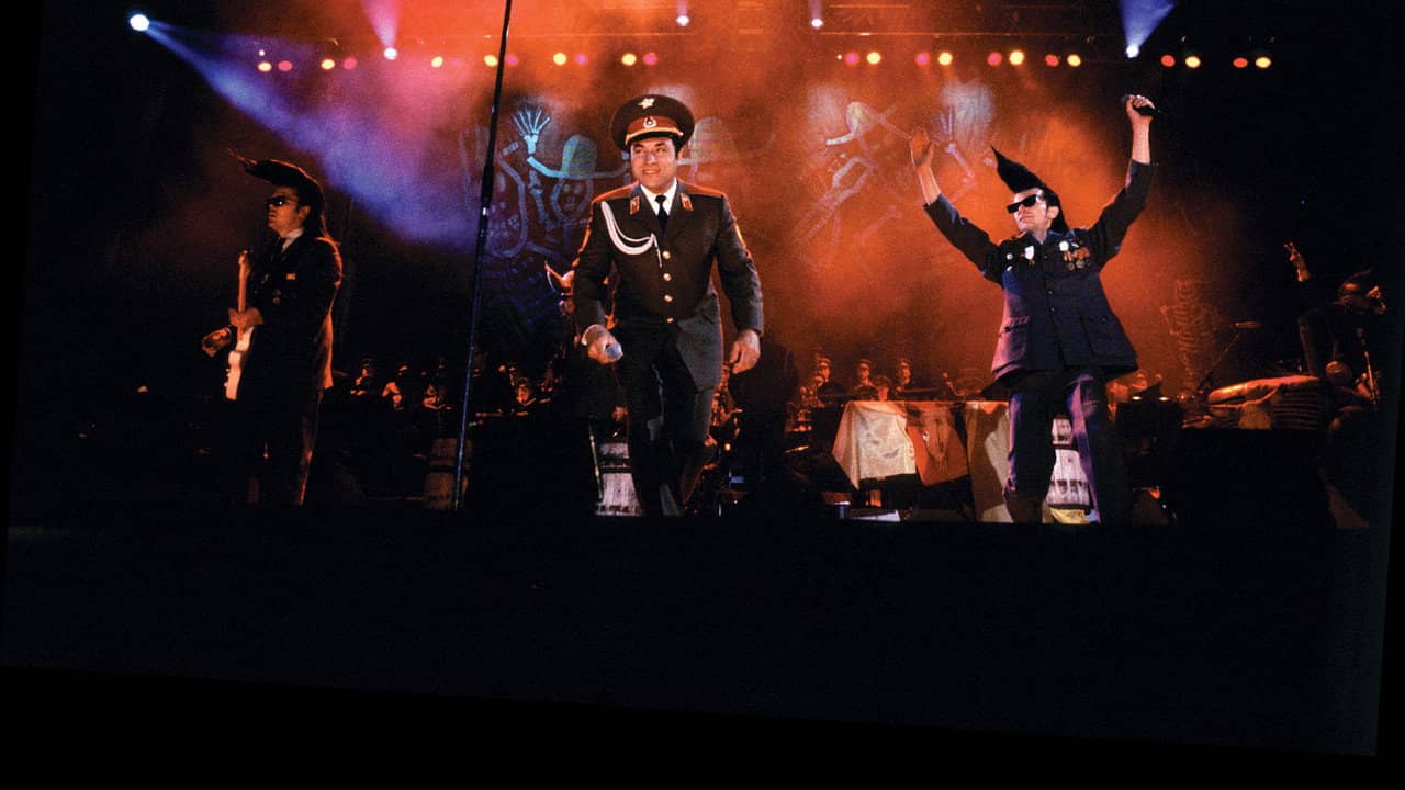 Total Balalaika Show backdrop