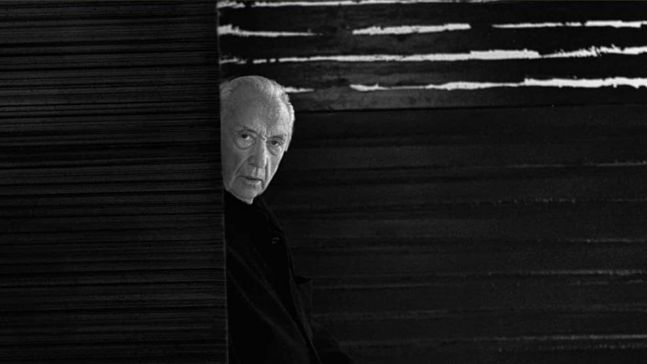 Soulages, un siècle backdrop
