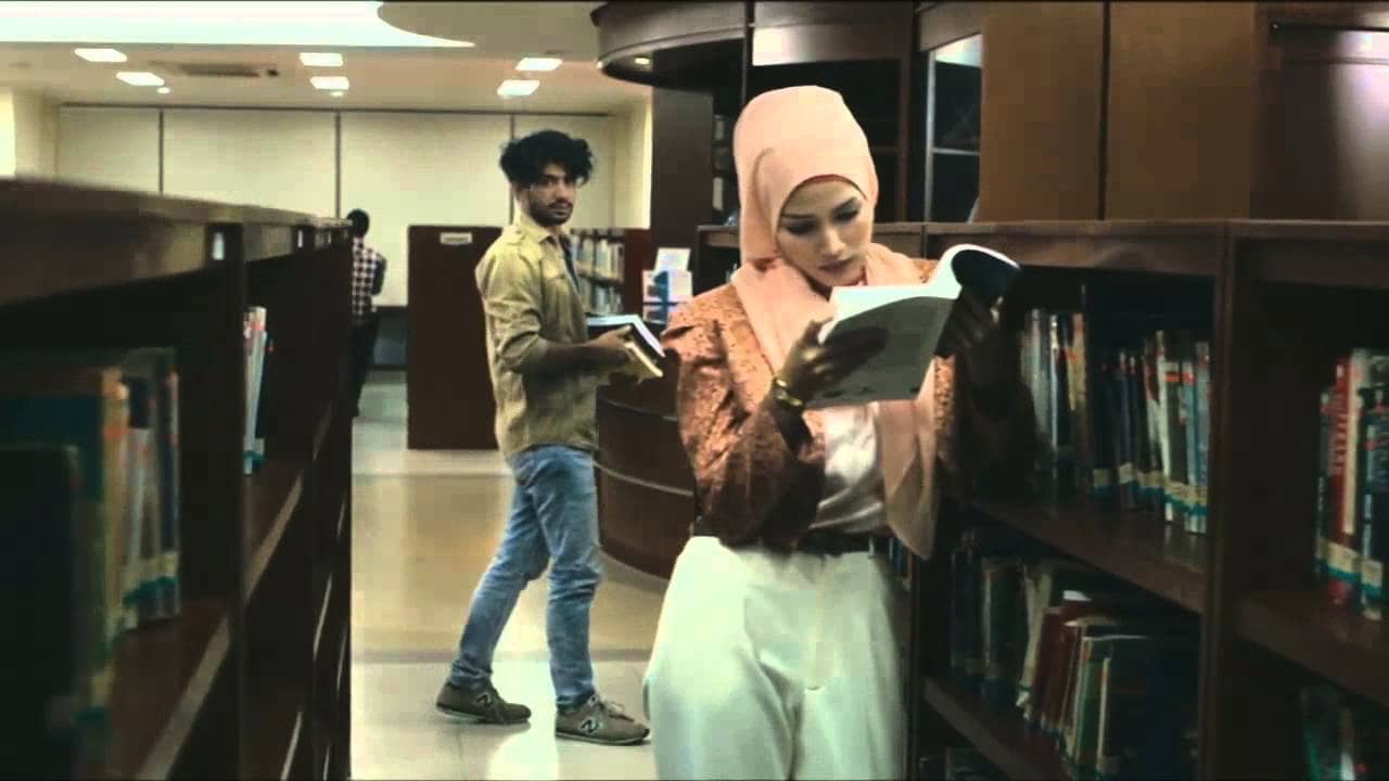 Ketika Tuhan Jatuh Cinta backdrop