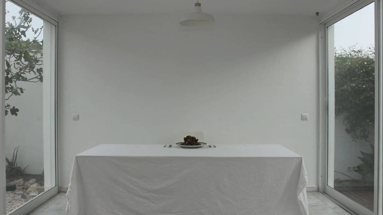 Innecesaria backdrop