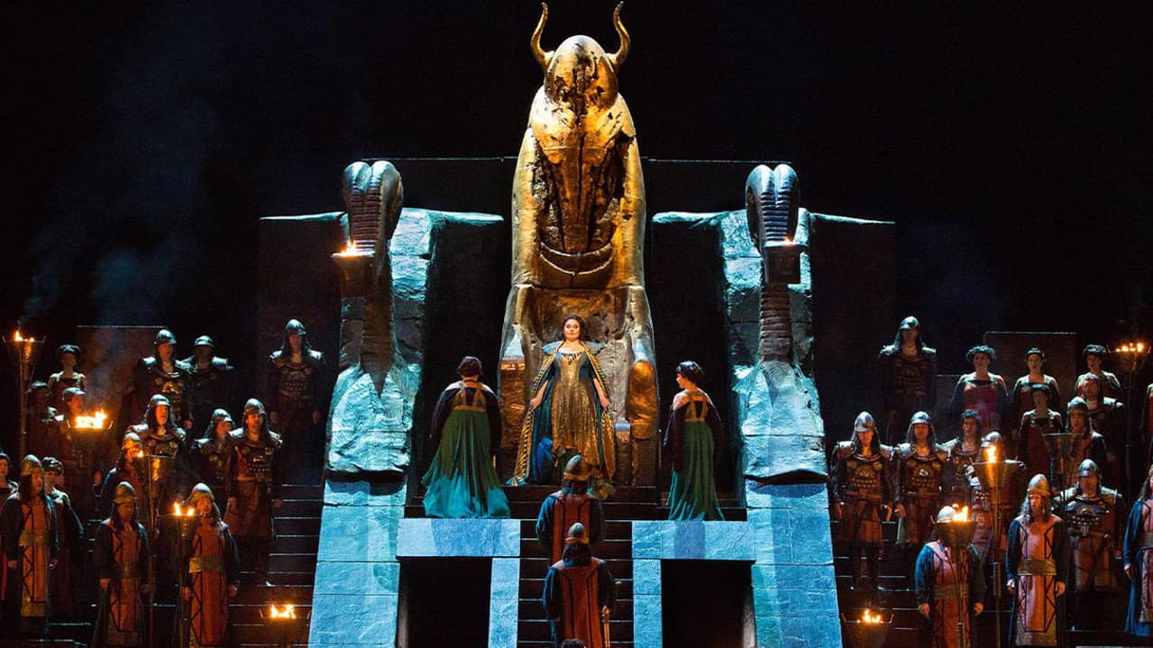Verdi: Nabucco backdrop