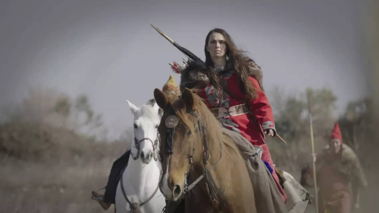 Amazones, femmes guerrières de l'Antiquité backdrop