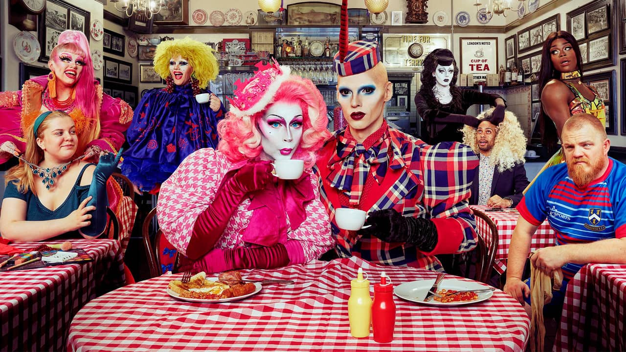 Drag SOS backdrop