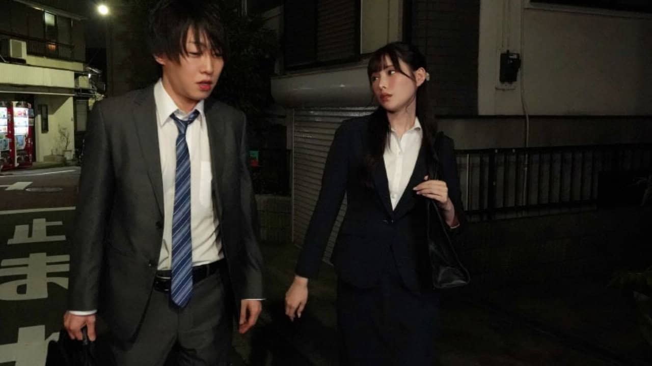 MIDV-271 歓迎会で終電を逃した僕に「先輩うちに泊まっていきます?」と肉食系の新卒女子が小悪魔な甘い囁き。誘惑に負けて何度もSEXした 新ありな backdrop
